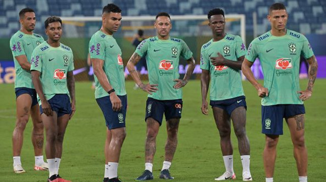 קאסמירו ורודריגו באימון נבחרת ברזיל (צילום: NELSON ALMEIDA)