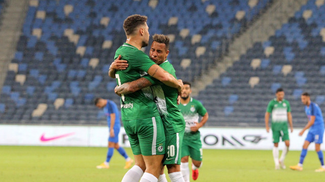 צ'רון שרי ויאניק ווילדסחוט חוגגים (צילום: אדריאן הרבשטיין)