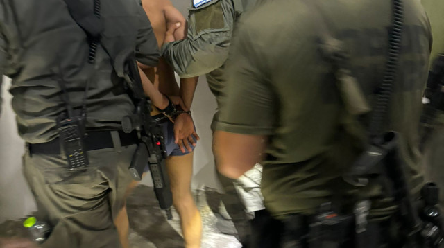 מעצר המחבל מפיגוע הדריסה בכפר יונה (צילום: דוברות המשטרה)