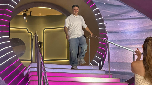 מושיקו עג'מי מודח (צילום: באדיבות רשת 13)