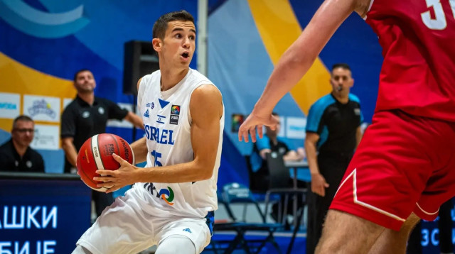 יונתן קלר, נבחרת הנוער של ישראל (צילום: איגוד הכדורסל)