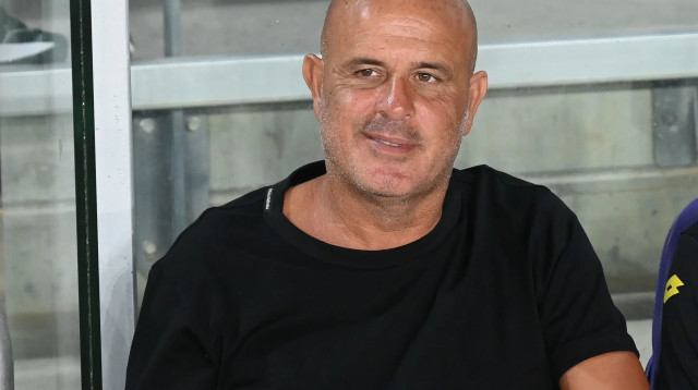 מאמן מכבי נתניה, יוסי אבוקסיס (צילום: ברני ארדוב)