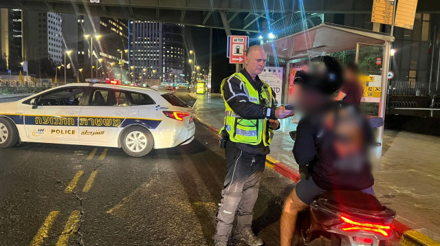 פעילות אכיפת תנועה במרחב דן (צילום: דוברות המשטרה)