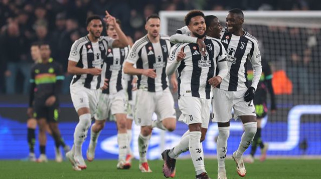 שחקני יובנטוס (צילום: Jonathan Moscrop)