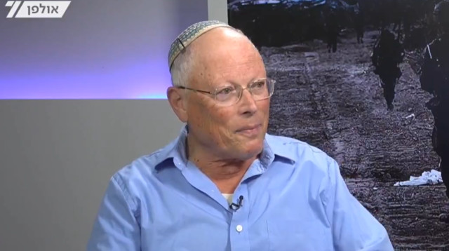 ד"ר חגי בן ארצי באולפן ערוץ 7 (צילום: צילום מסך רשת X)