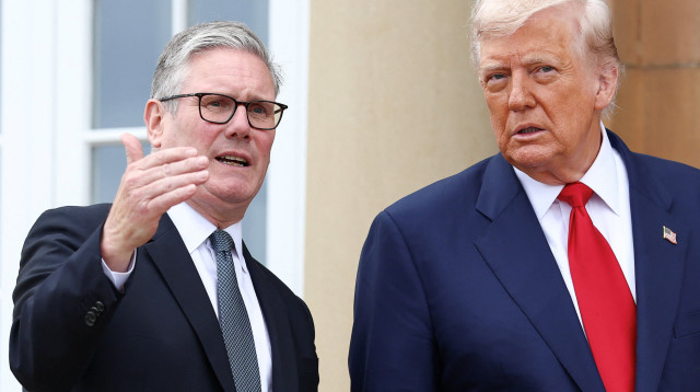 נשיא ארצות הברית דונלד טראמפ וראש ממשלת בריטניה קיר סטארמר (צילום: רויטרס)