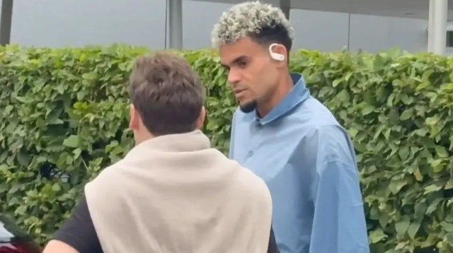 לואיס דיאס נחת בגרמניה לקראת חתימה בבאיירן מינכן (צילום: צילום מסך, מתוך הרשתות החברתיות)