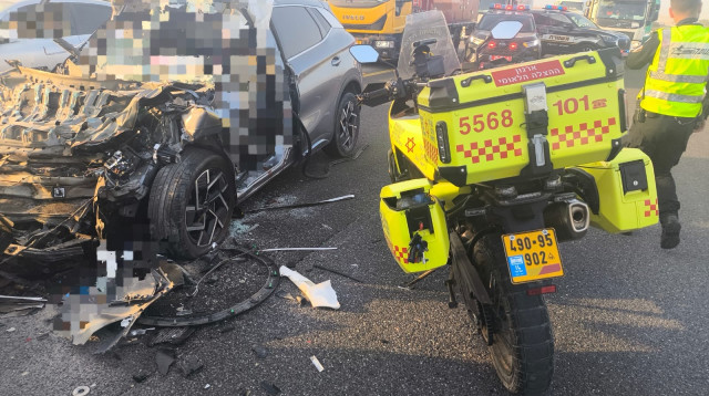 תאונת דרכים (צילום: תיעוד מבצעי מד"א)