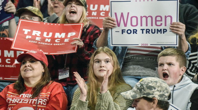 הפגנת תמיכה בנשיא האמריקאי - "נשים עבור טראמפ" (צילום: רויטרס)