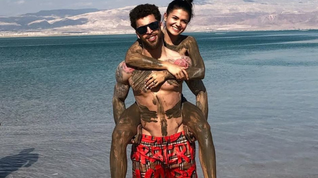 סקוטי ווילבקין ואשתו בים המלח (צילום: אינסטגרם)