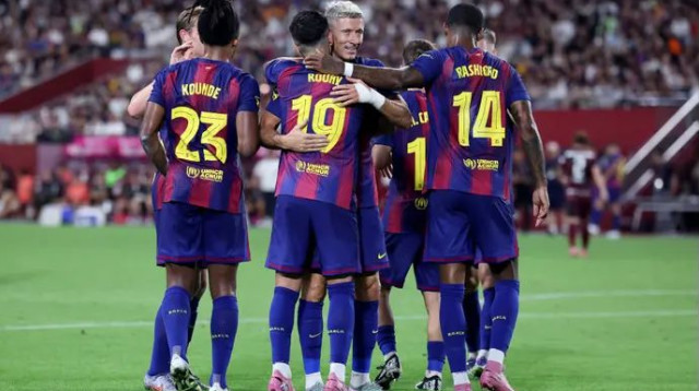 שחקני ברצלונה חוגגים (צילום: אימג'בנק  GettyImages, Paul Miller)