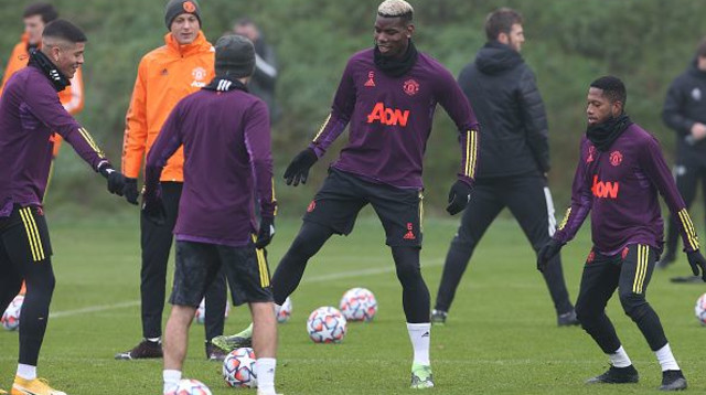 שחקני יונייטד באימון (צילום: Matthew Peters)