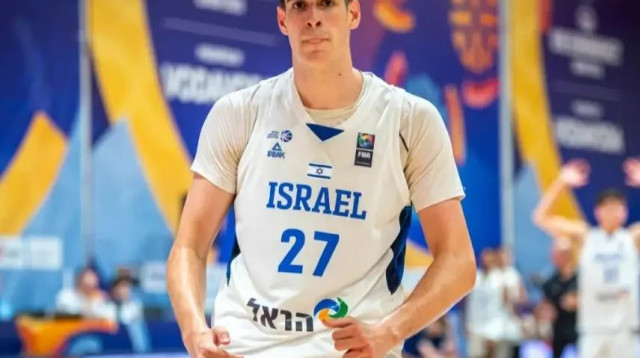 גבריאל ארטמנקו שחקן נבחרת הנוער בכדורסל (צילום: אתר רשמי, FIBA.COM)