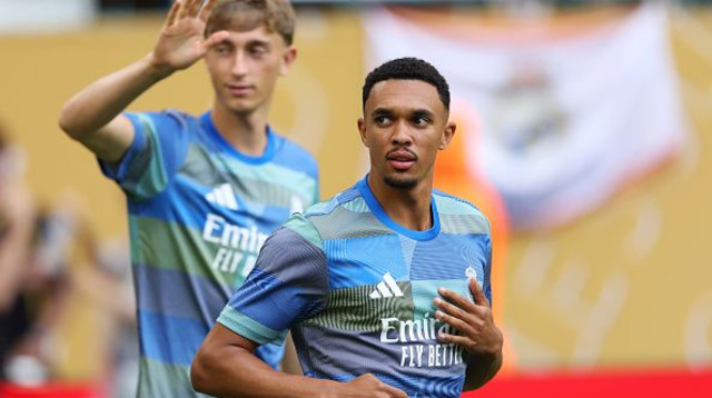 טרנט אלכסנדר ארנולד ודין הויסן (צילום: Michael Regan - FIFA)