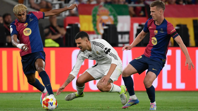 לאמין ימאל לצד דני אולמו, ברצלונה, דני סבאיוס, ריאל מדריד (צילום: GettyImages)