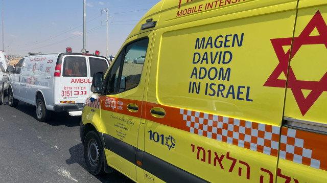 זירת הארוע באום בטין (צילום: דוברות מד"א)