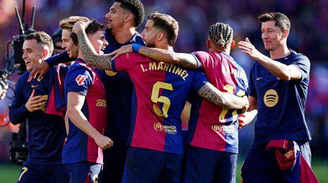 שחקני ברצלונה חוגגים (צילום: Soccrates Images)