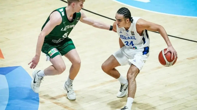 ארי עמיאל שחקן נבחרת הנוער בכדורסל (צילום: אתר רשמי, FIBA.COM)