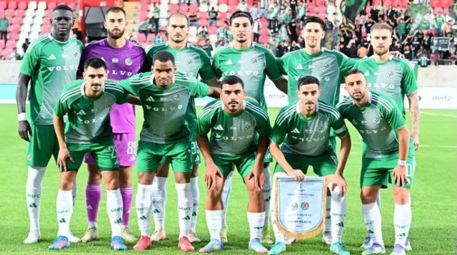 אותו הרכב, רק קפטן שונה. מכבי חיפה בתמונה הקבוצתית (צילום: אתר רשמי, ראובן כהן, מכבי חיפה)