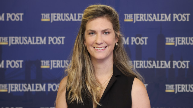 ירדן אברבנאל, מנהלת תוכנית "מטפלים בנפש", חברת "טבע" (צילום: מארק ישראל סלם)