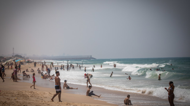 חוף זיקים ב-2020 (צילום: יונתן זינדל, פלאש 90)