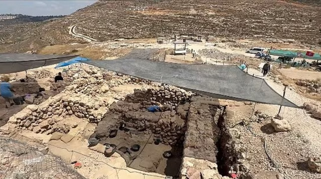 החפירות בתל שילה (צילום: Armstrong Institute)