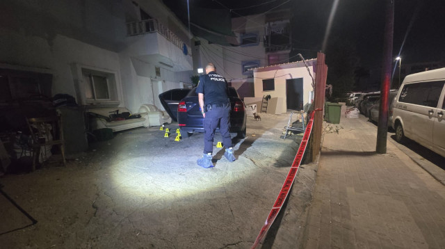 זירת הרצח בגלגוליה (צילום: דוברות המשטרה)