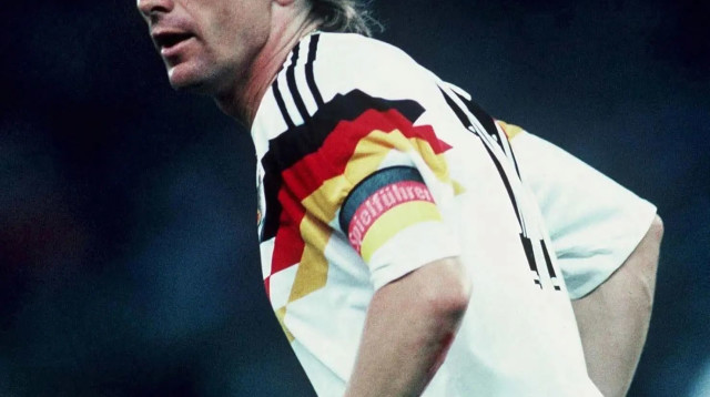 פרנק מיל במדי נבחרת מערב גרמניה ב-1988 (צילום: GettyImages, Lutz Bongarts)