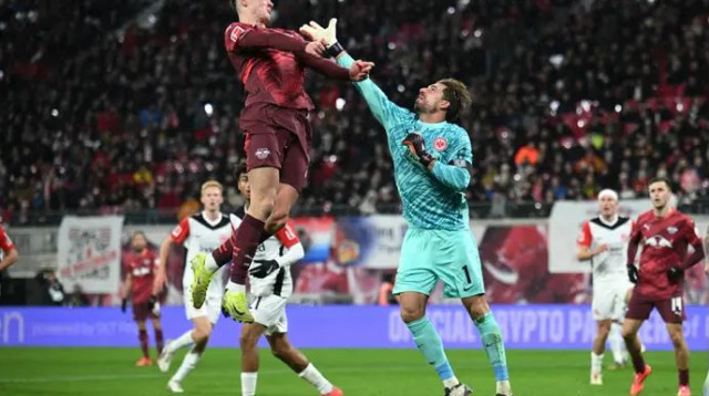 התרומם מעל קווין טראפ וכבש. בנימין ששקו (צילום: רויטרס)