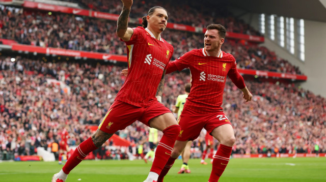 אנדי רוברטסון, דרווין נונייס שחקני ליברפול חוגגים (צילום: GettyImages, Carl Recine)