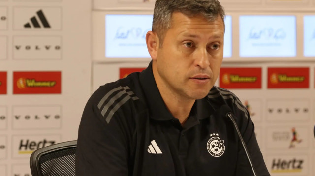 מאמן מכבי חיפה דייגו פלורס (צילום: שלומי גבאי)