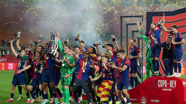 שחקני ברצלונה חוגגים (צילום: Quality Sport Images)