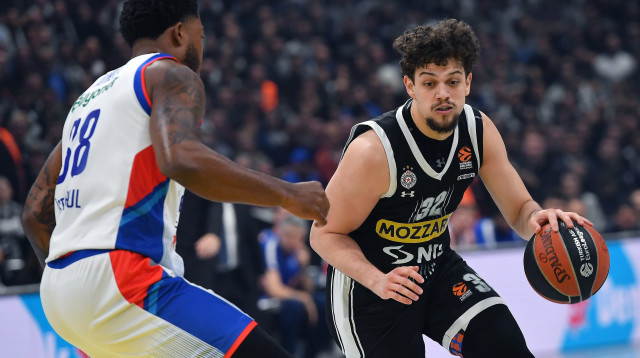 אורוש טריפונוביץ' במדי פרטיזן בלגרד (צילום: GettyImages, Nikola Krstic/MB Media)