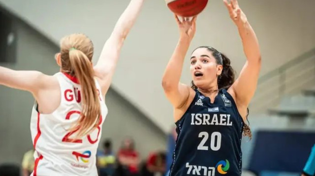 מאיה זילברשלג הערב (צילום: אתר רשמי, FIBA.COM)