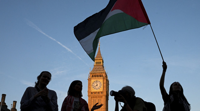 מפגינים למען פלסטין בלונדון (צילום: רויטרס)