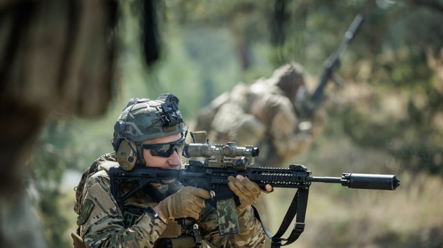 סרגיי סטחובסקי במדים של צבא אוקראינה (צילום: GettyImages, Global Images Ukraine)