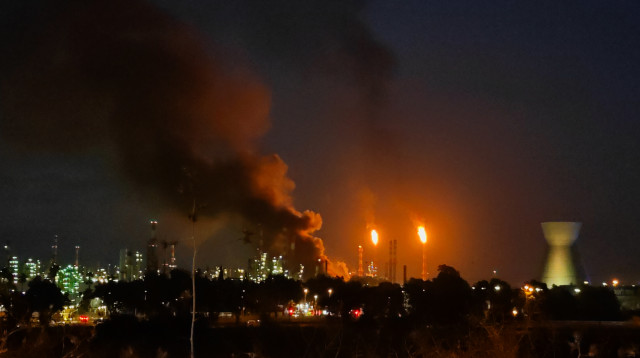 פגיעת הטיל האיראני במתחם בז"ן, השנה (צילום: מרדכי בליתי, פלאש 90)