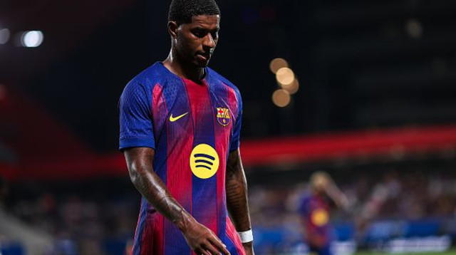 מרכוס רשפורד במדי ברצלונה (צילום: Eric Alonso)