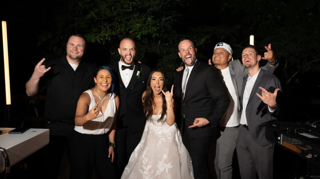 החתונה של מארלי ג'קס וסטיב לרסן (צילום: Don & Emily Mamone)