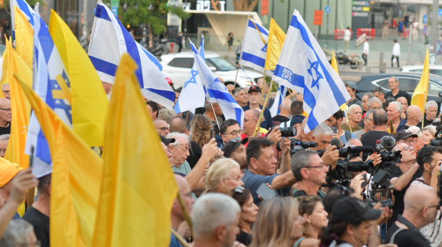 הפגנת הטייסים בדימוס (צילום: אבשלום ששוני)
