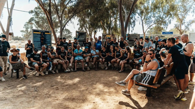 רצות ורצי נבחרת שלוה-סקוני קיימו ריצה של 25 ק"מ בעוטף עזה (צילום: כעין הבדולח - אבישי בדולח)