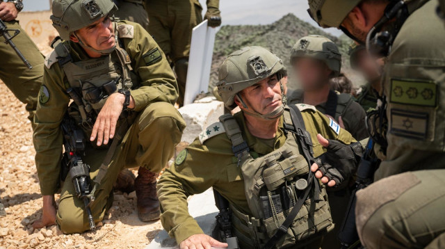 הרמטכ"ל אייל זמיר בסיור שטח בלבנון (צילום: דובר צה"ל)