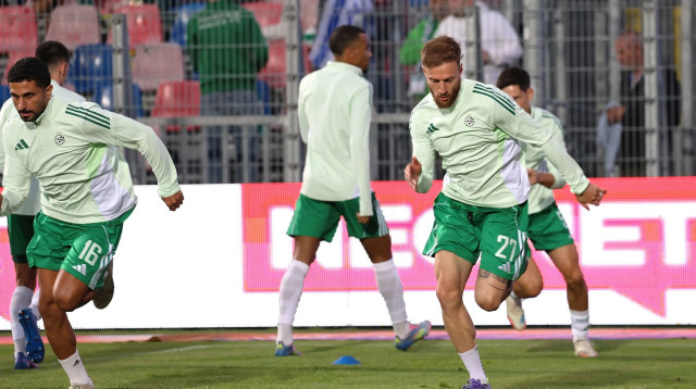 קני סייף לצד פייר קורנו, מכבי חיפה (צילום: אתר רשמי, מכבי חיפה)