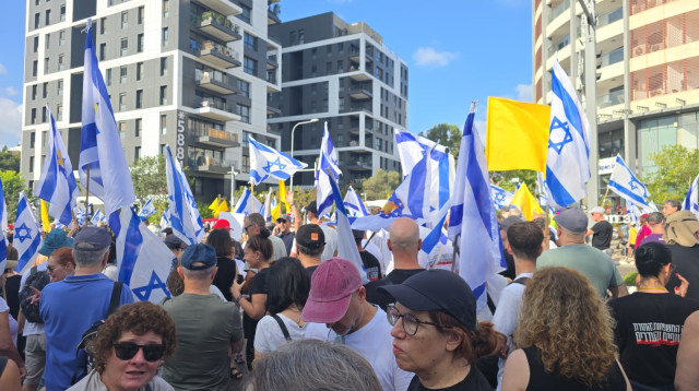 הפגנה בתל אביב (צילום: שרה וולפלינג/TPS)