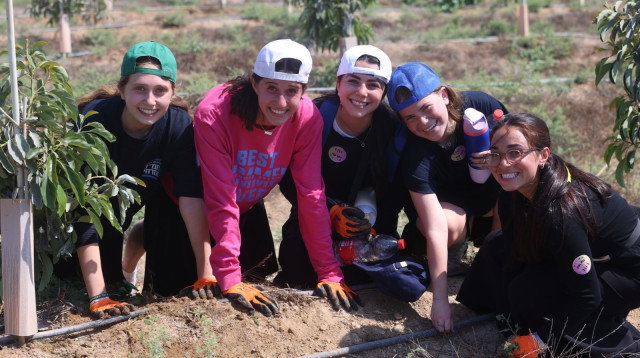 נערות שהגיעו למחנות קיץ בארץ בחופש הגדול (צילום: ג'וש וינברג)
