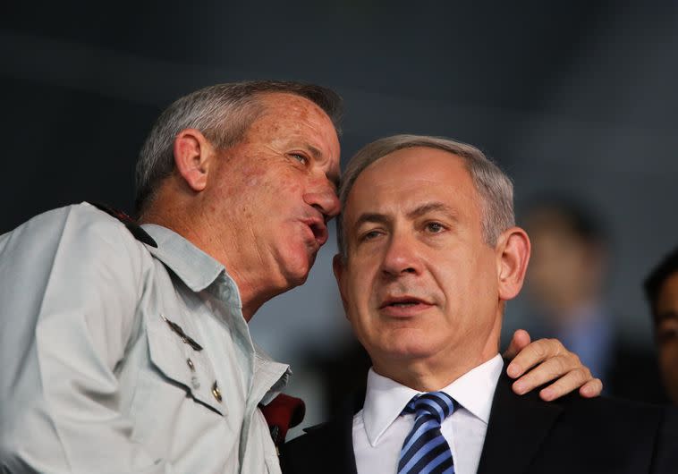 בנימין נתניהו ובני גנץ. צילום: יונתן זינדל, פלאש 90