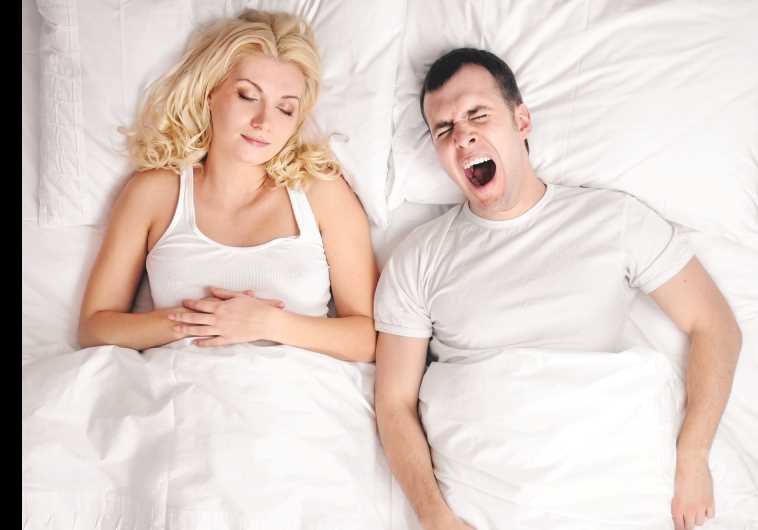 רובינו חושבים בבוקר על עבודה וכסף. צילום: אינגאימג