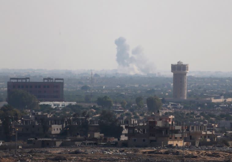 עשן באזור צפון סיני. צילום: רויטרס