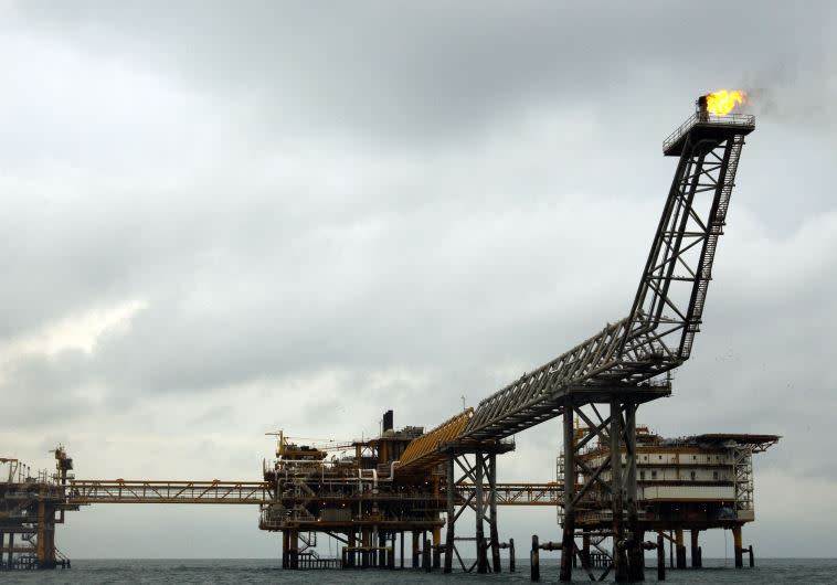 אסדת קידוח נפט באיראן. צילום: רויטרס