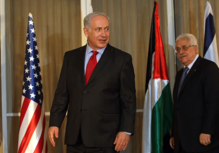 בנימין נתניהו ואבו מאזן בפגישתם הרשמית האחרונה ב-2010. צילום: קובי גדעון, פלאש 90